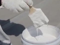 什么類型的彩鋼瓦防水材料更耐老化？